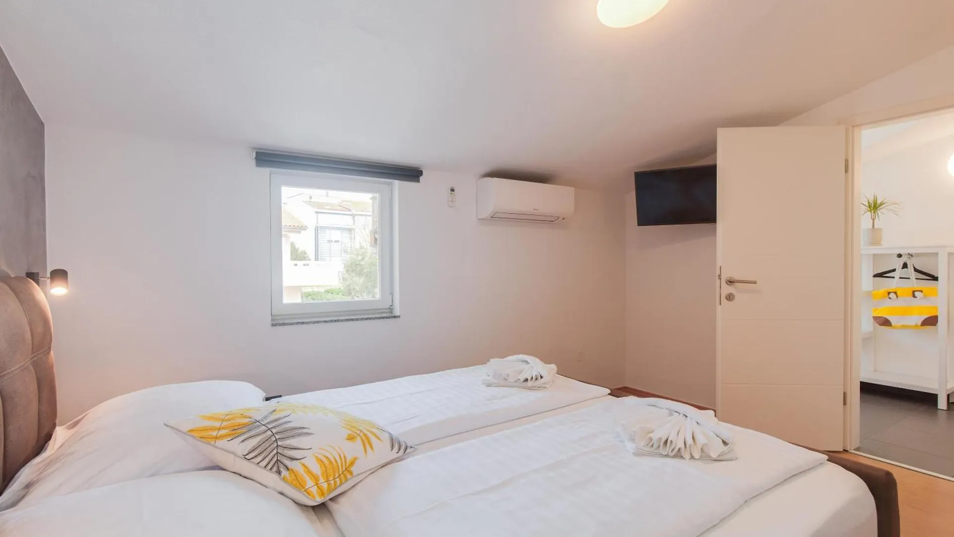 Apartments Lijan Krk Town