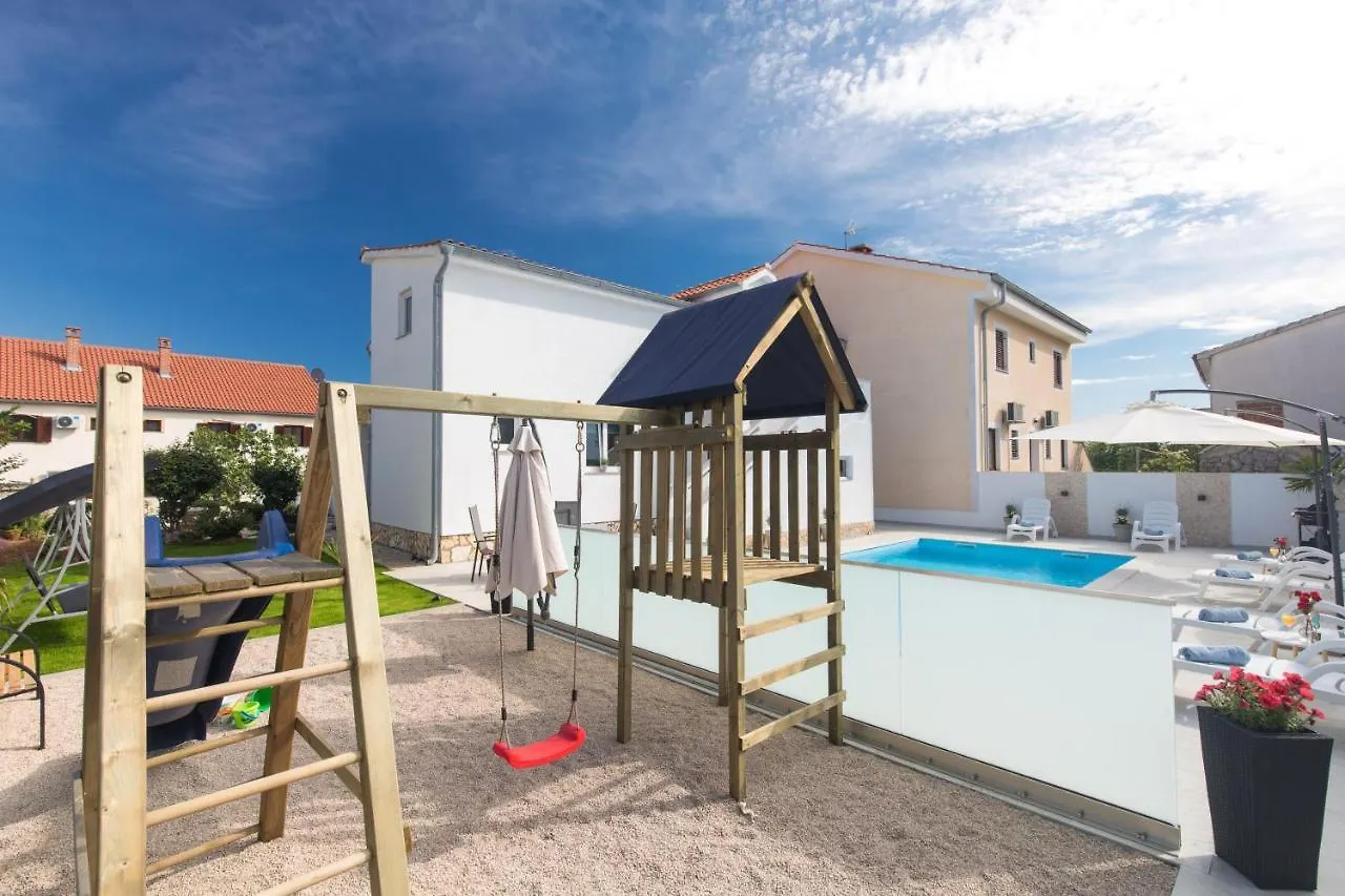 Apartments Lijan Krk Town 0*,